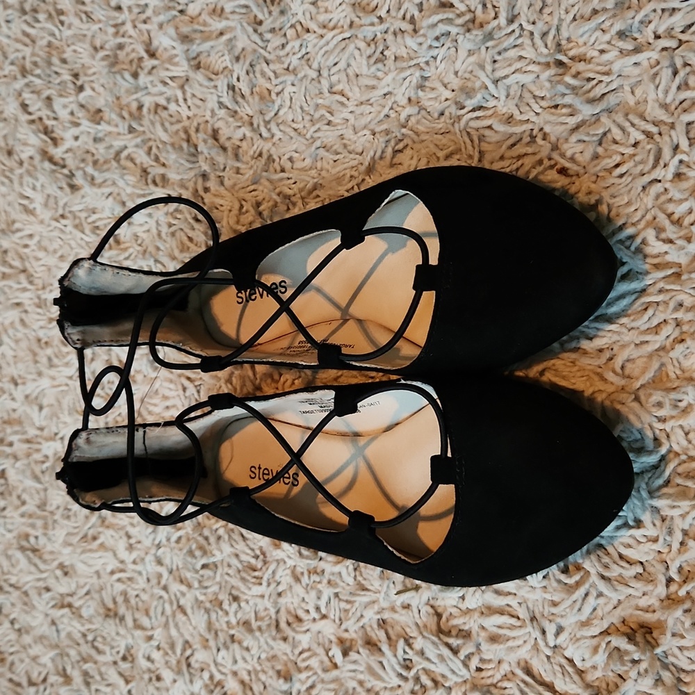 Girls shoes